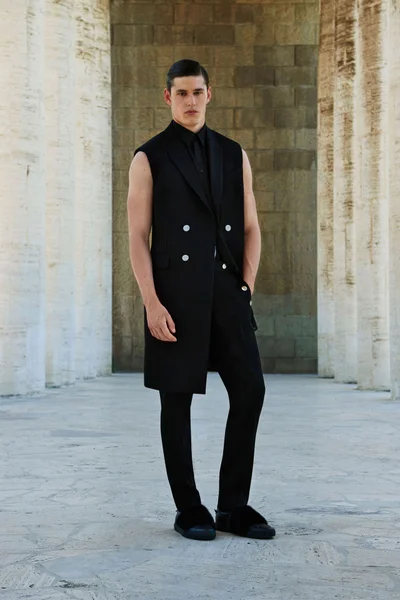 Look 11